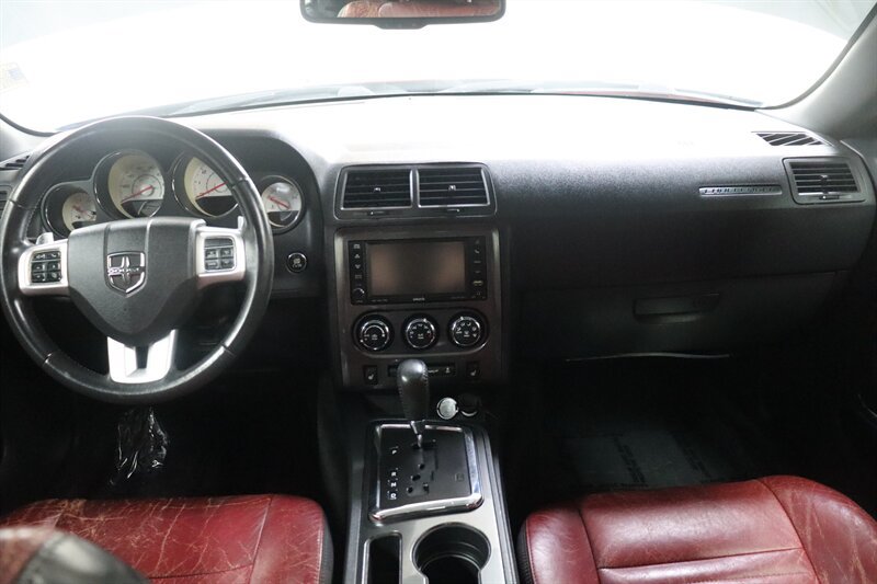 Used 2012 Dodge Challenger SXT RWD image 7
