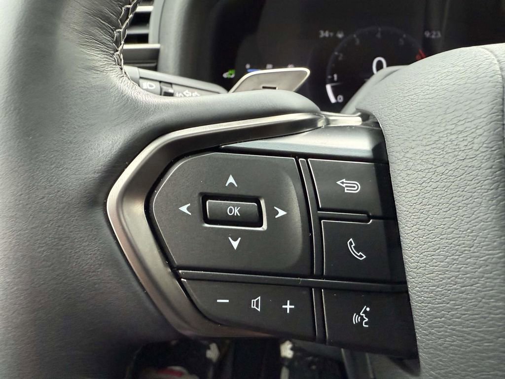 Used 2025 Lexus LX 600 4WD w/ Accessory Package (Z1) image 23