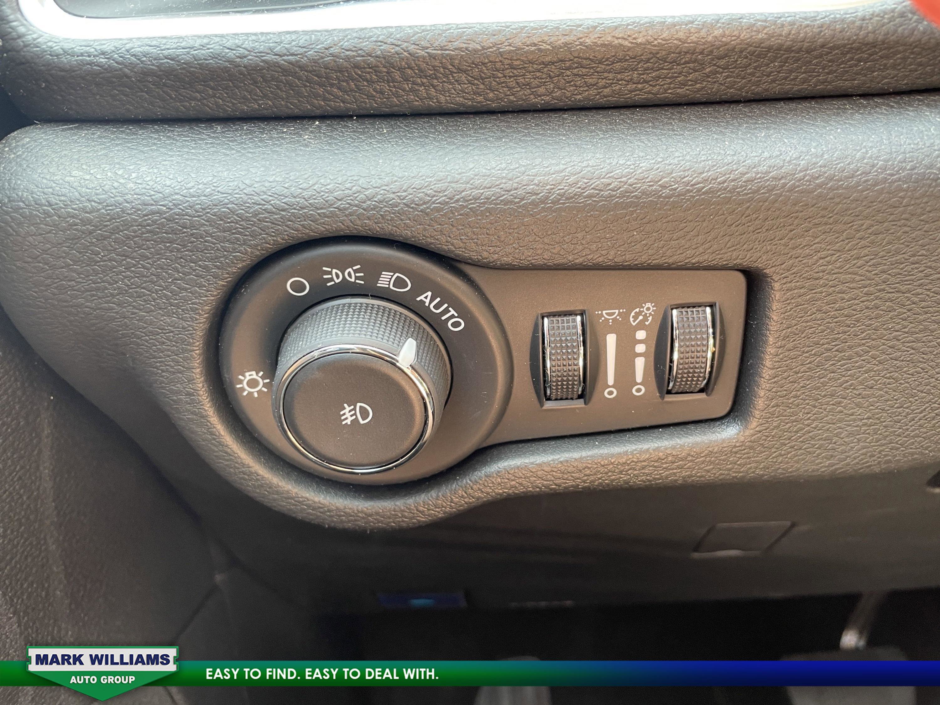 Used 2024 Chrysler Pacifica Limited w/ S Appearance Package image 27