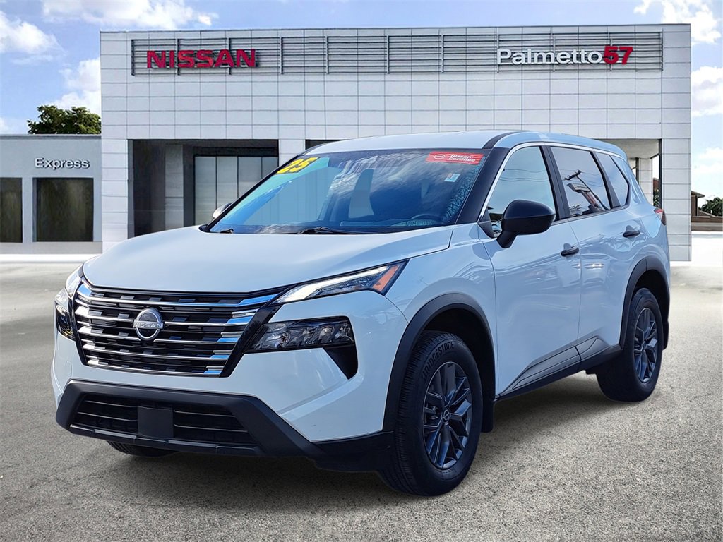 Certified 2025 Nissan Rogue S image 3