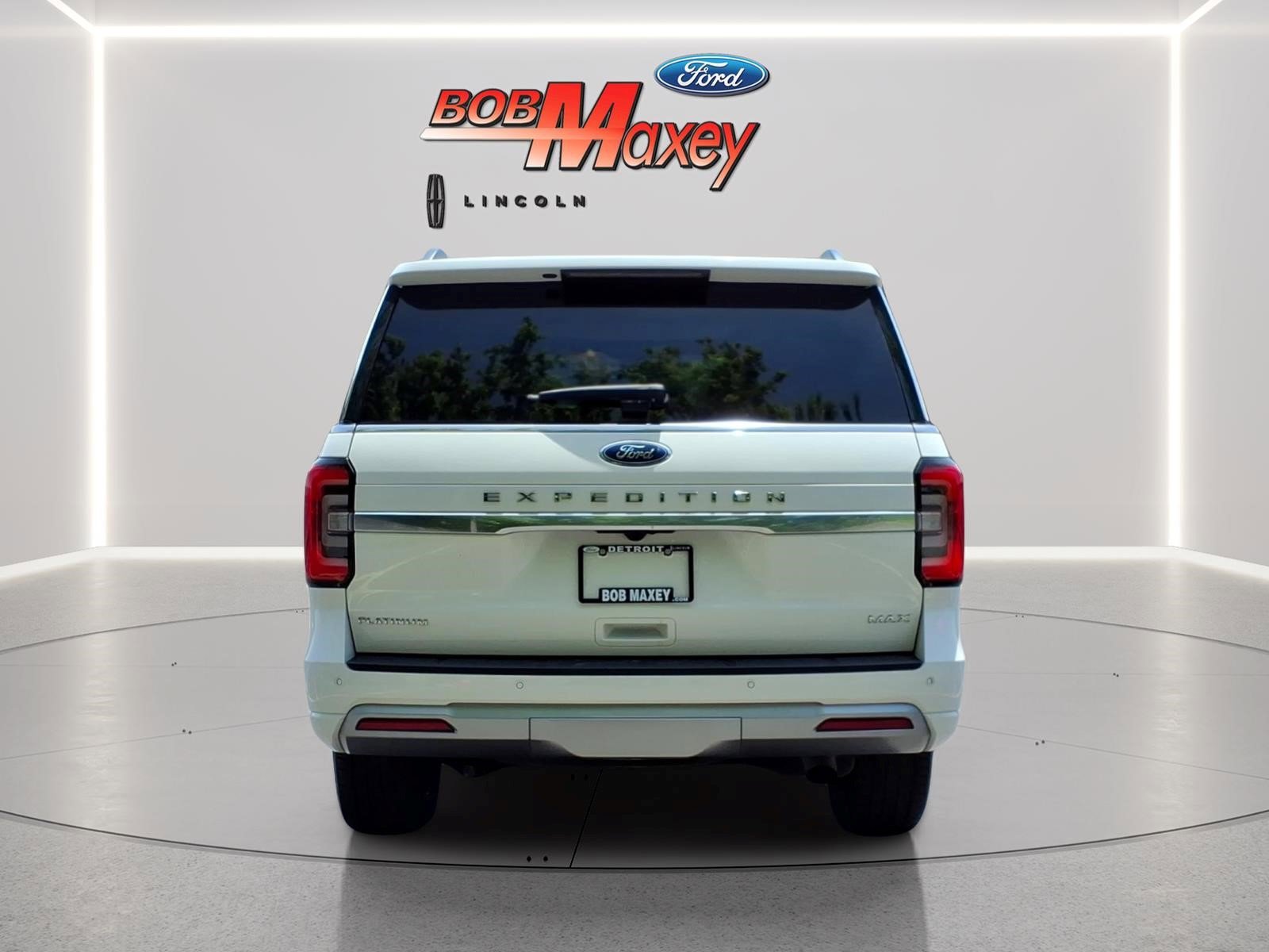 Used 2024 Ford Expedition Max Platinum AWD/4WD image 5