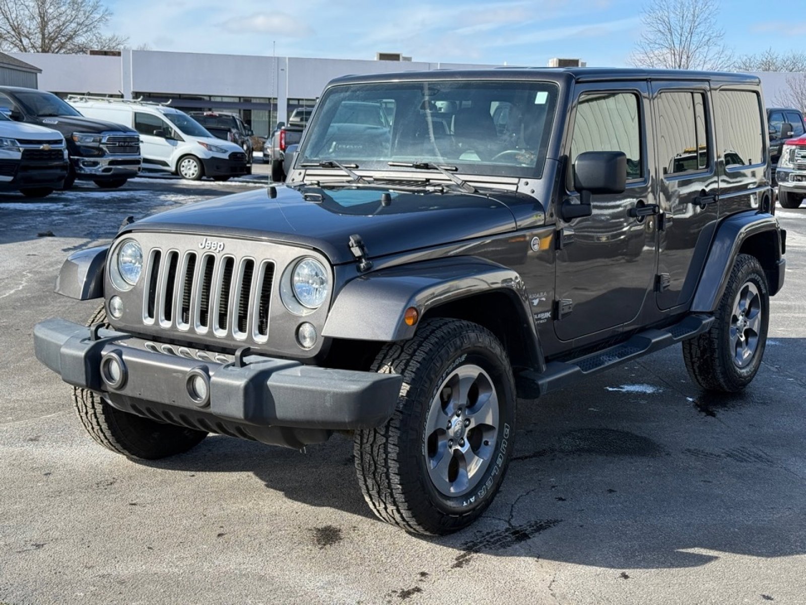 Used 2018 Jeep Wrangler Unlimited Sahara w/ Connectivity Group image 4