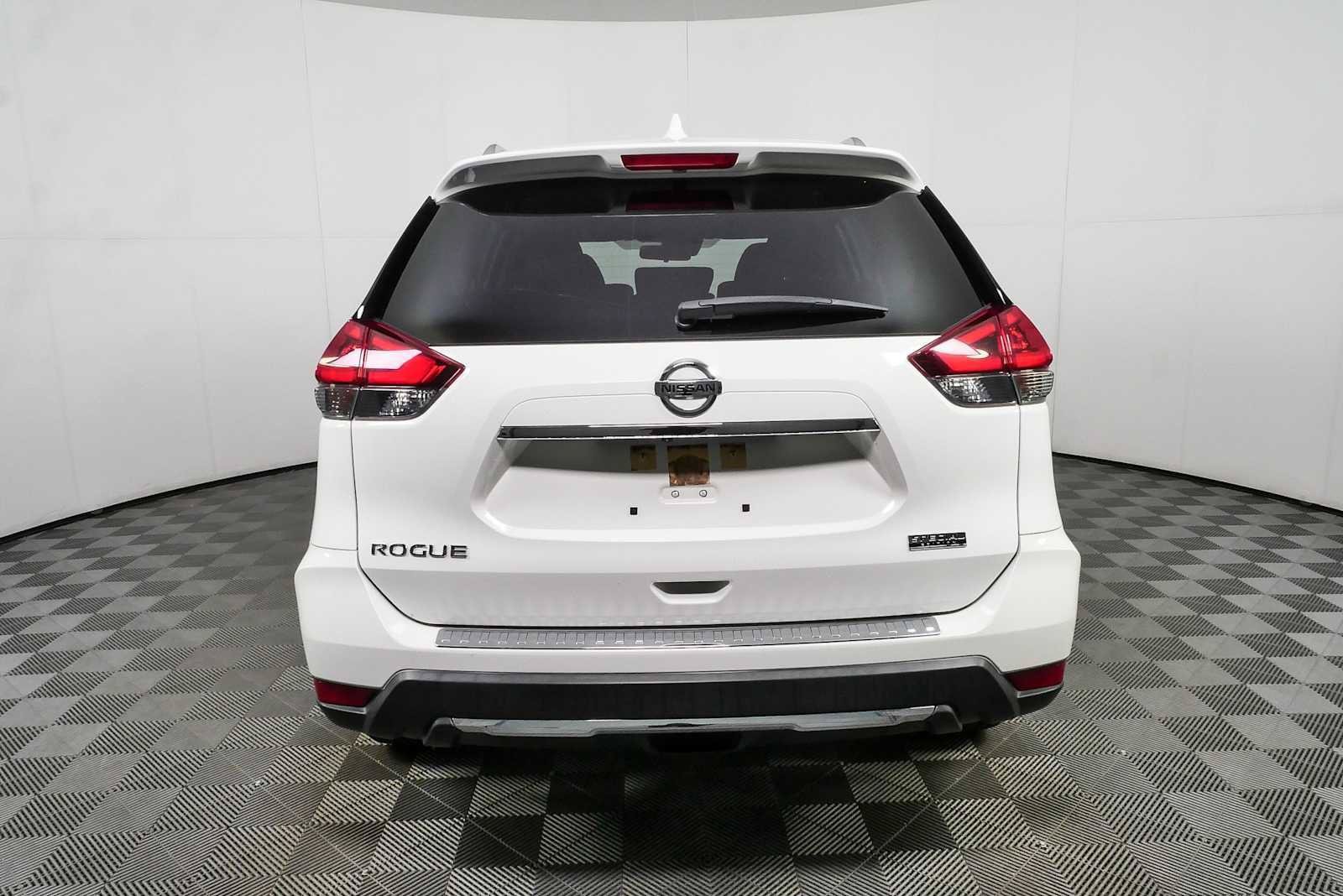 Used 2020 Nissan Rogue S w/ Special Edition Package FWD image 27
