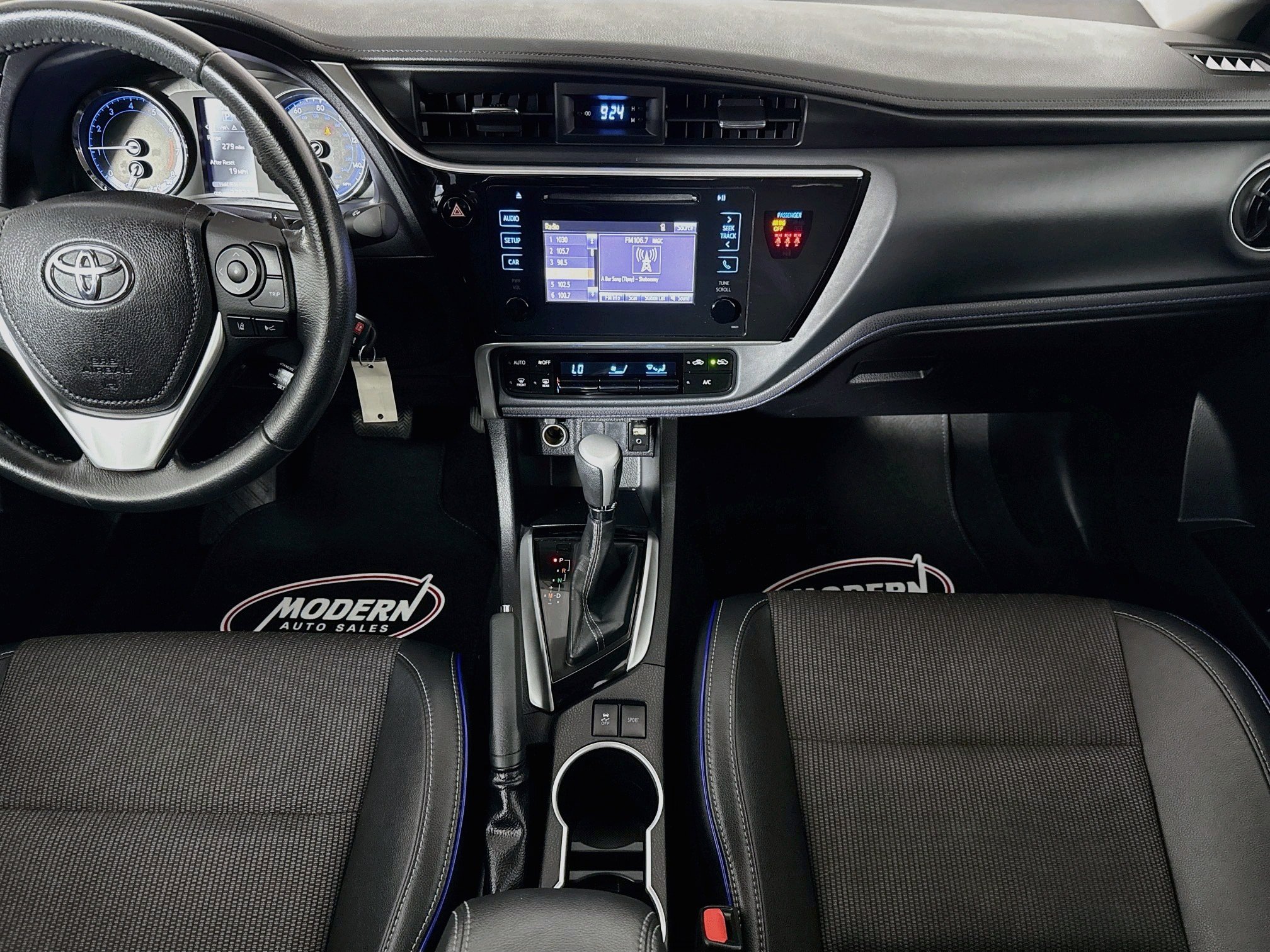 Used 2019 Toyota Corolla SE FWD image 25