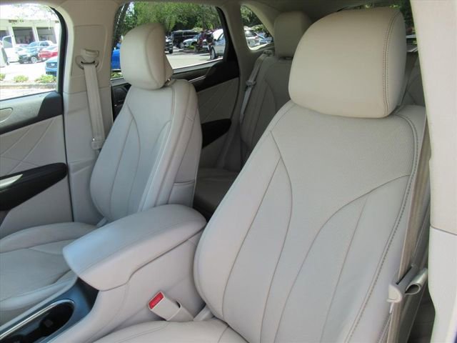 Used 2018 Lincoln MKC Reserve image 17