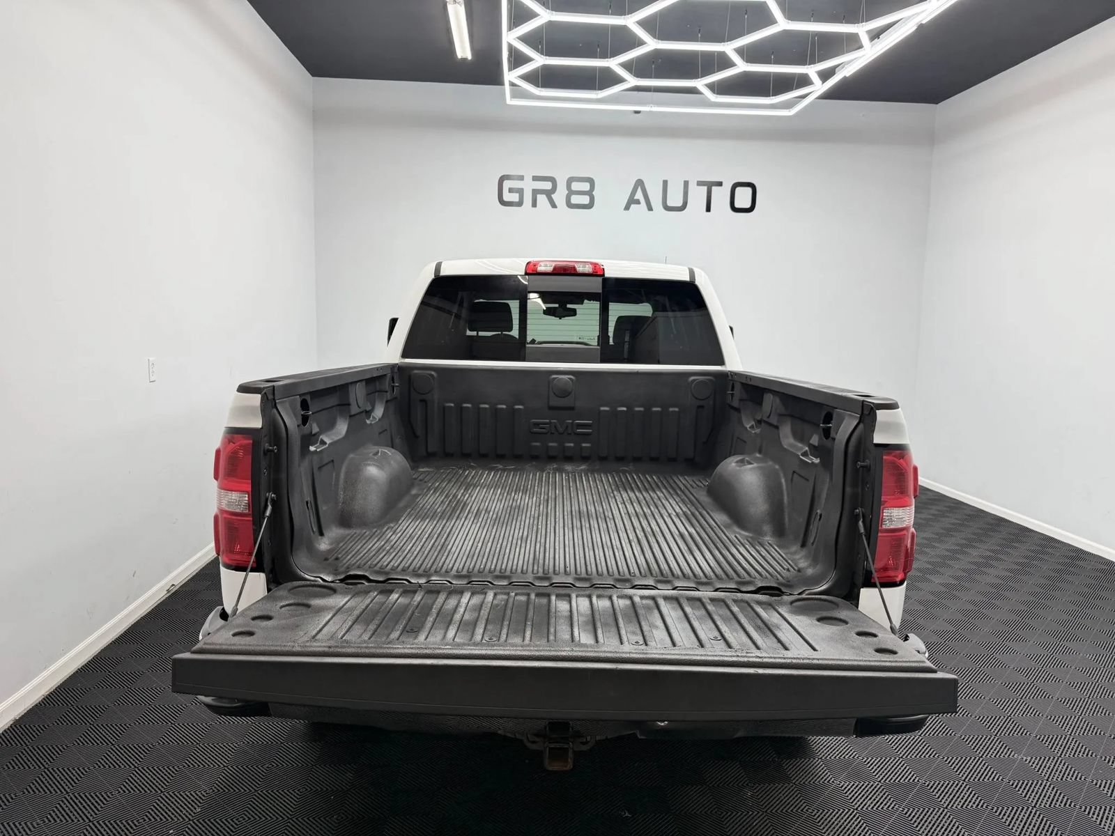 Used 2017 GMC Sierra 1500 SLE w/ SLE Value Package AWD/4WD image 7