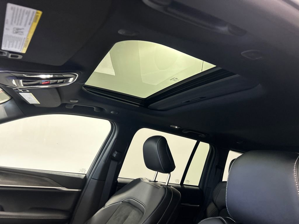New 2026 Jeep Grand Cherokee Altitude AWD/4WD image 28