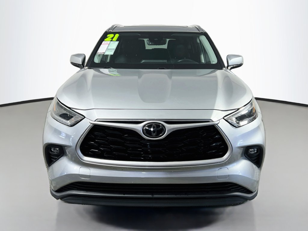 Used 2021 Toyota Highlander XLE FWD image 8