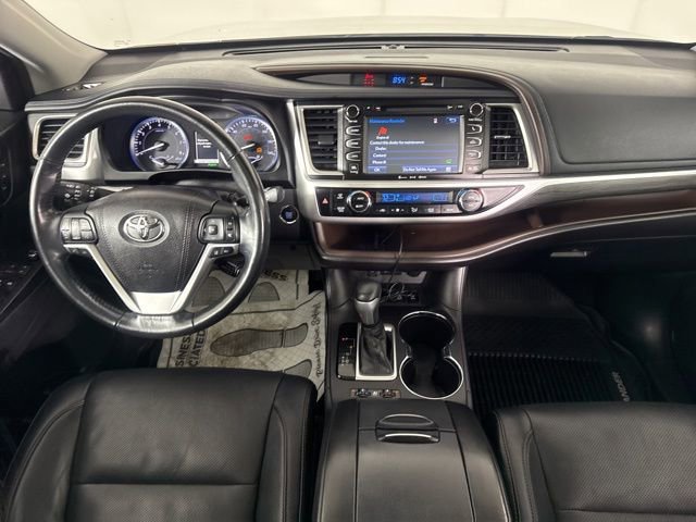 Used 2018 Toyota Highlander Limited Platinum image 25