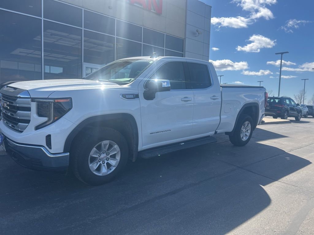 Used 2023 GMC Sierra 1500 SLE image 2