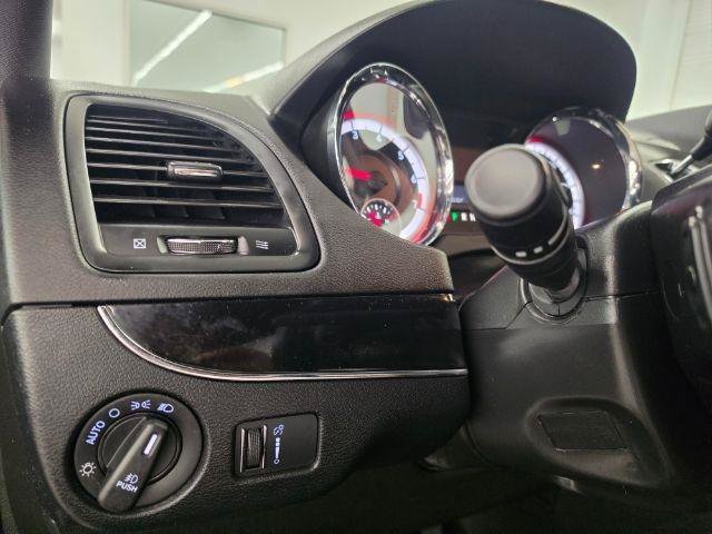 Used 2018 Dodge Grand Caravan SE FWD image 7