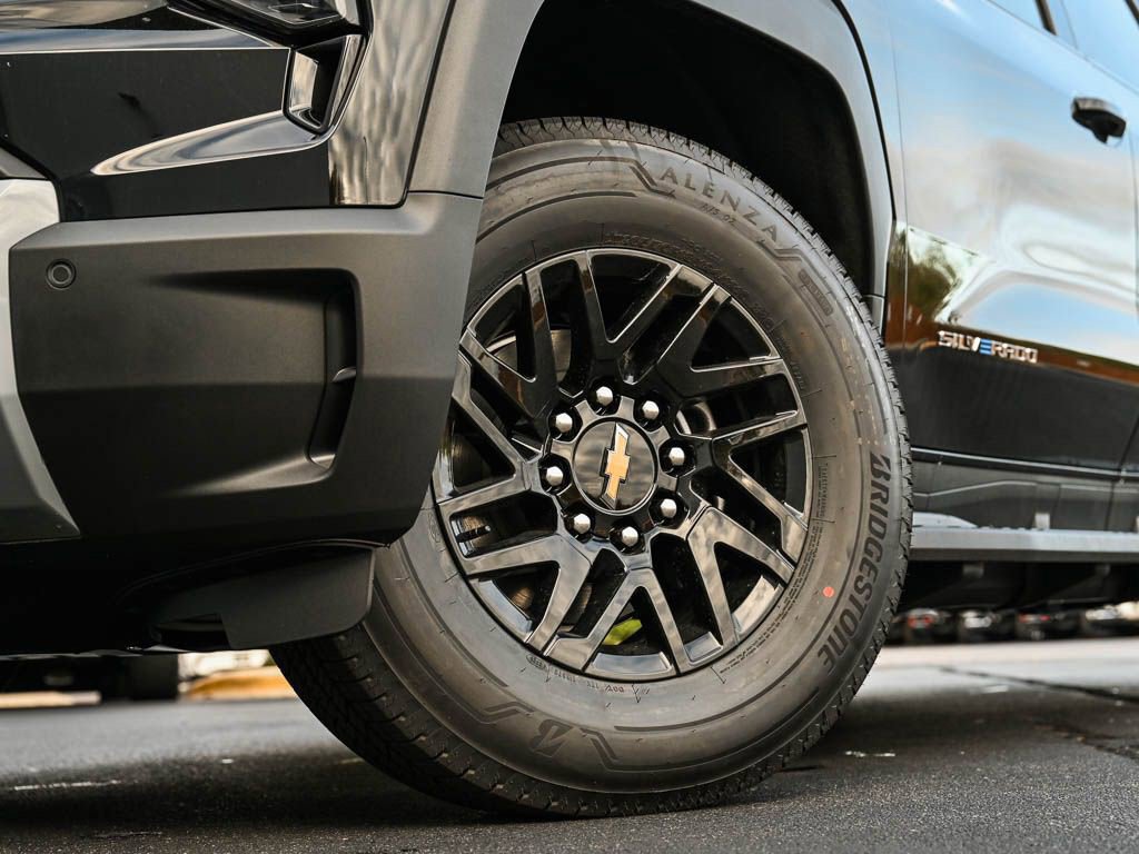 New 2026 Chevrolet Silverado EV LT image 6