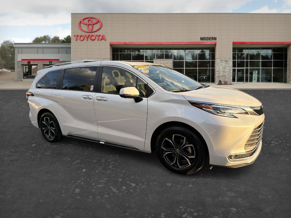 Certified 2026 Toyota Sienna Platinum AWD/4WD image 3