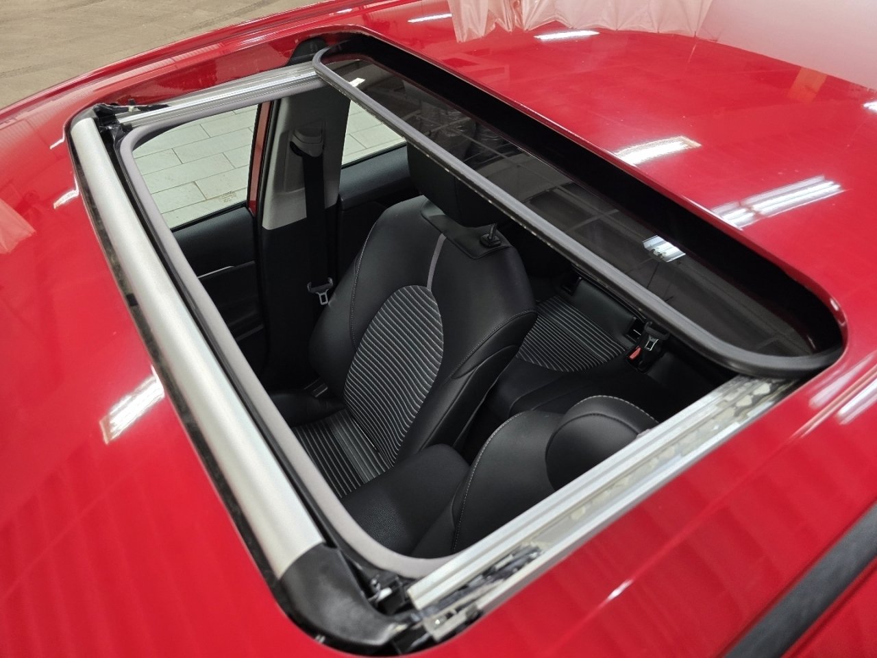 Certified 2023 Toyota Camry SE image 3