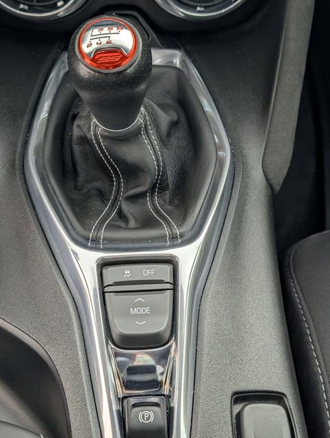 Used 2018 Chevrolet Camaro SS RWD image 21