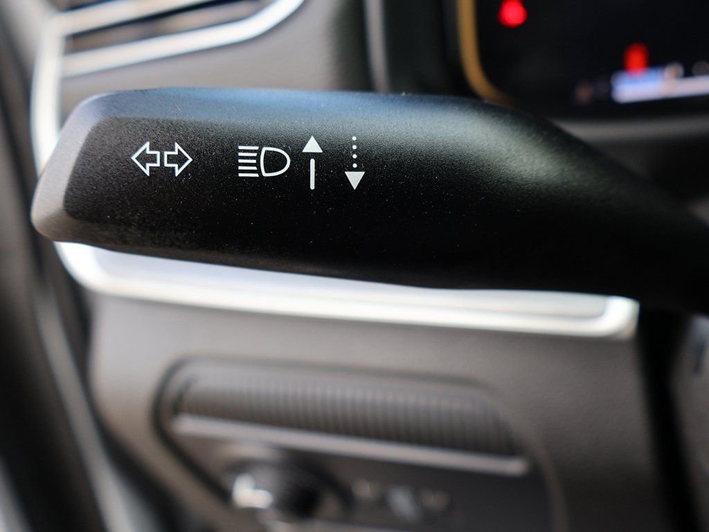 Used 2025 Jeep Wagoneer L Series II w/ 8-pass Seating Package AWD/4WD image 46