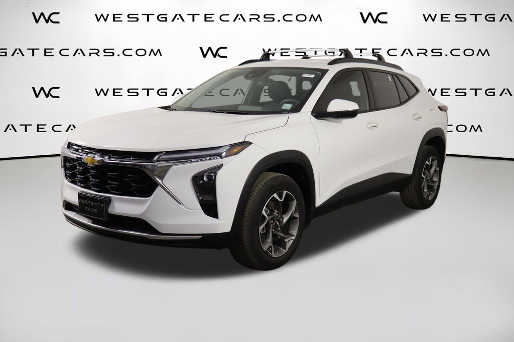 Used 2025 Chevrolet Trax LT w/ Driver Confidence Package FWD image 1