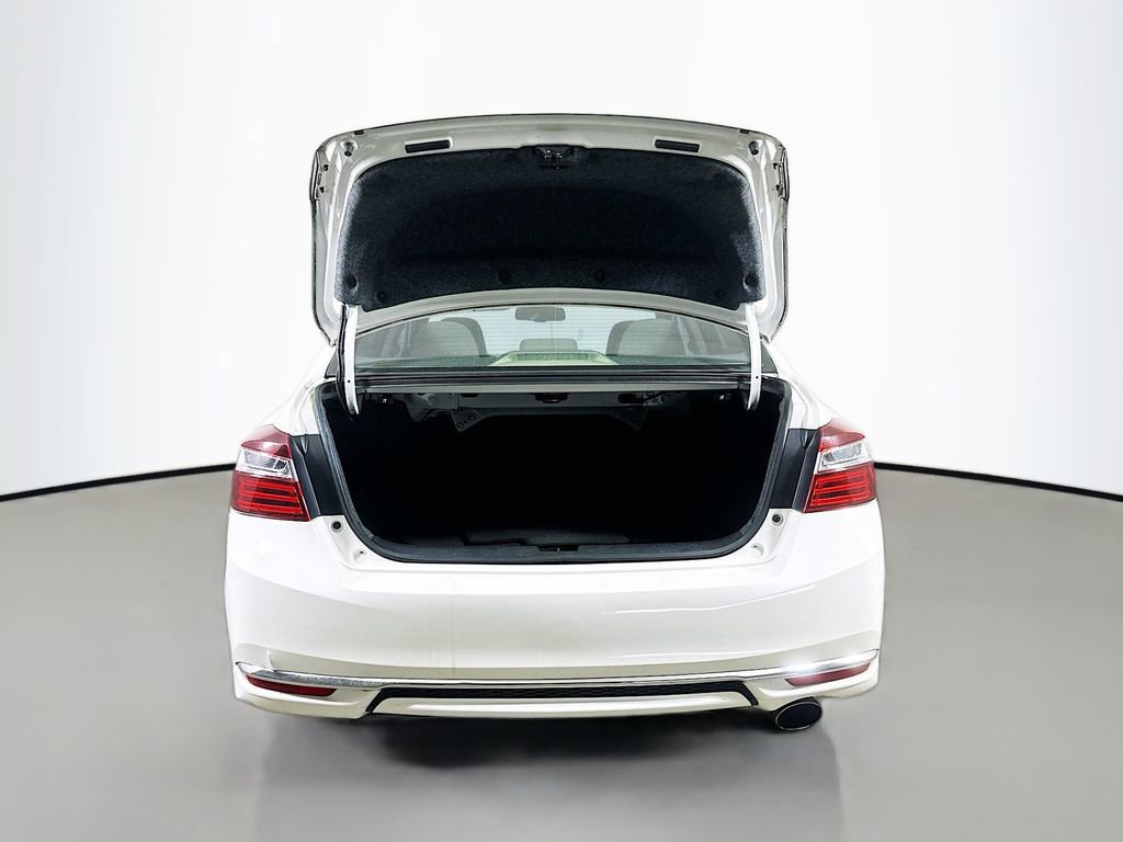 Used 2017 Honda Accord EX-L image 35