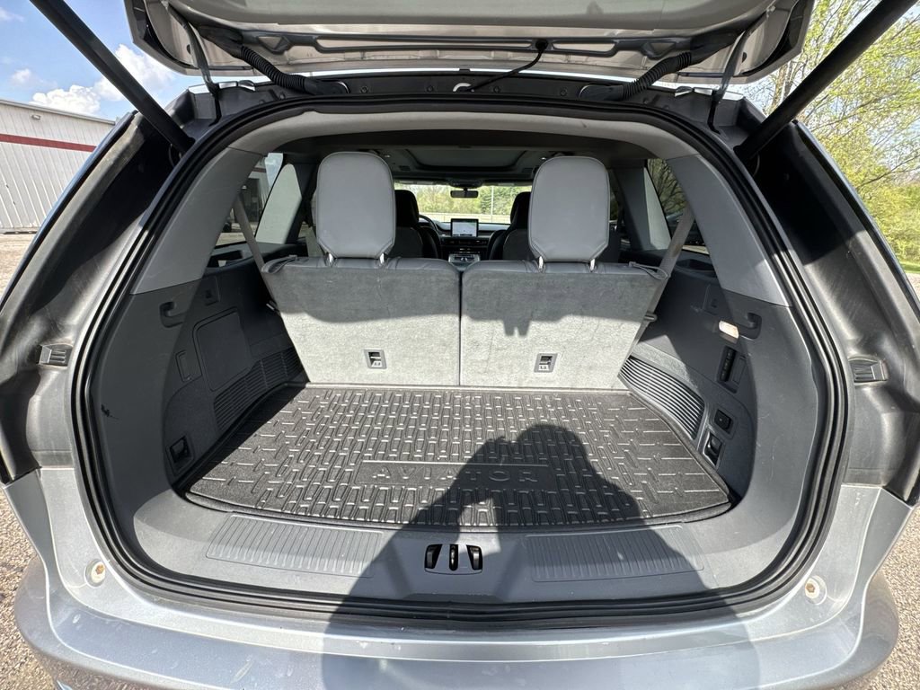 Used 2021 Lincoln Aviator Reserve w/ Equipment Group 202A image 25