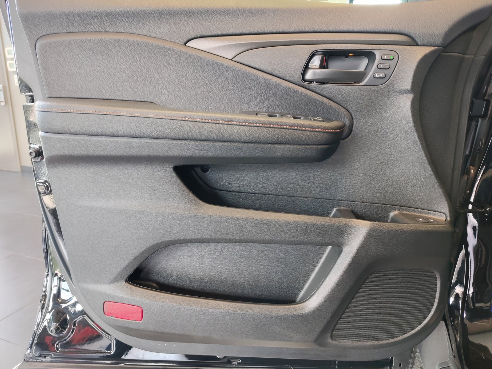 Used 2025 Honda Passport TrailSport image 29