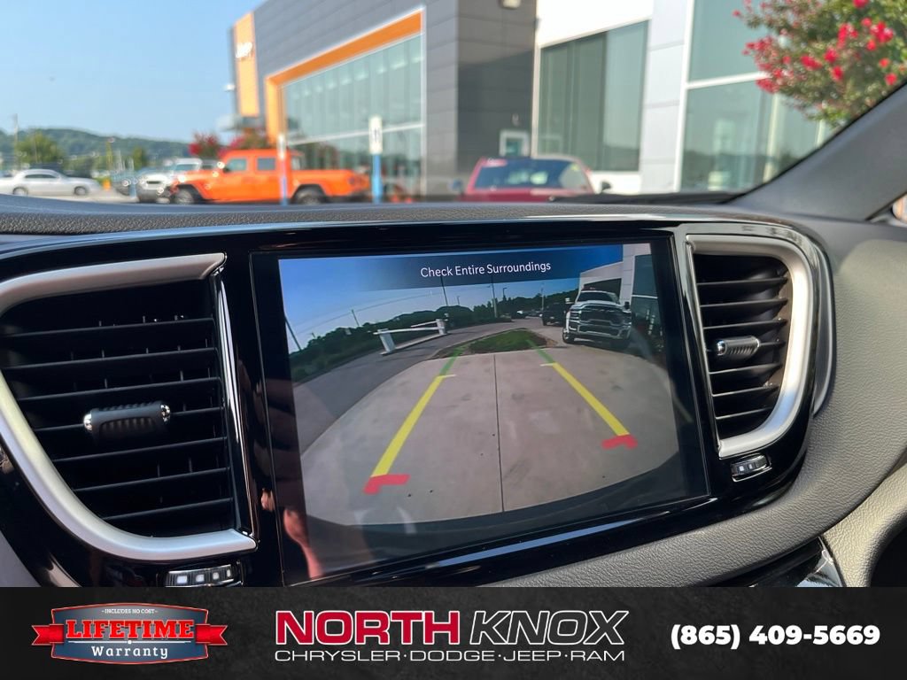 New 2026 Chrysler Voyager LX FWD image 11