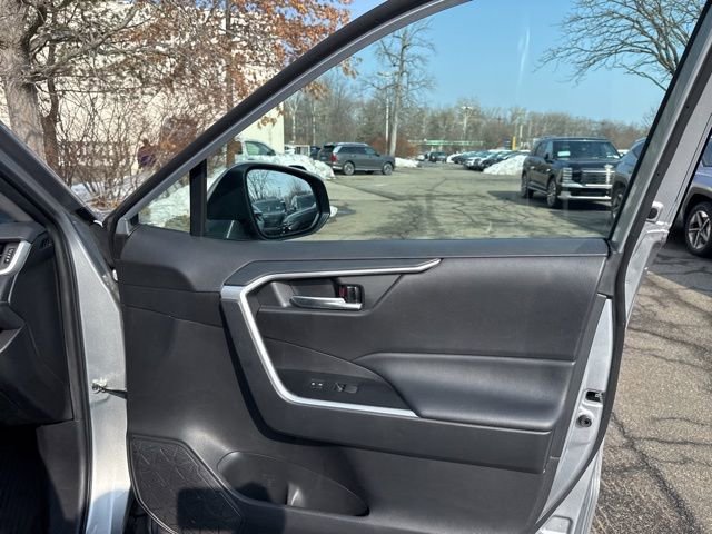 Used 2021 Toyota RAV4 XLE image 30