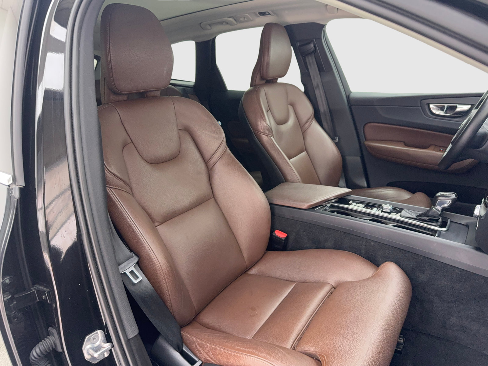 Used 2019 Volvo XC60 T5 Momentum w/ Multimedia Package FWD image 45