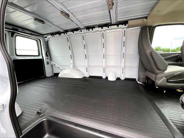 New 2026 Chevrolet Express 2500 w/ Driver Convenience Package RWD image 13