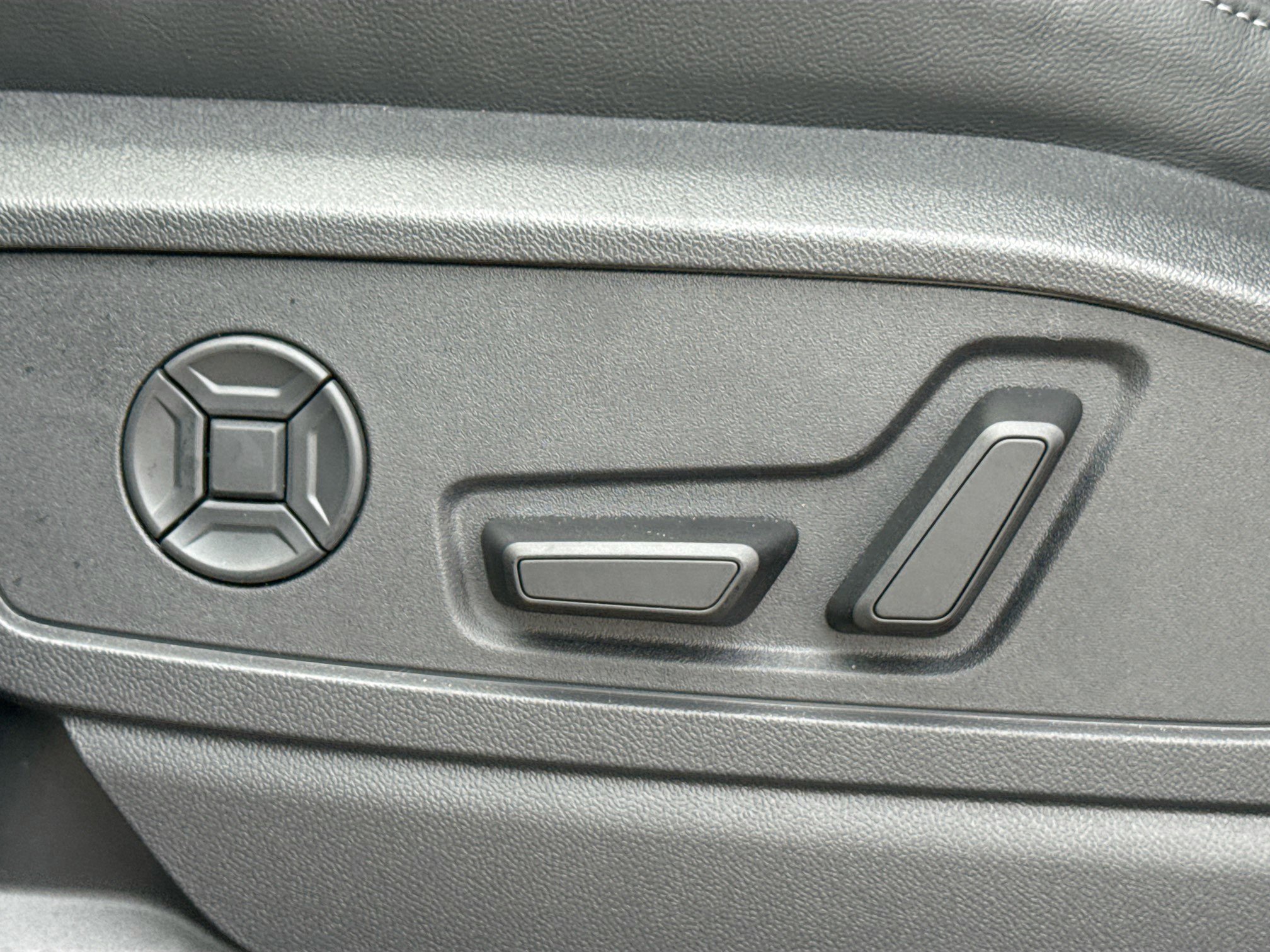 New 2025 Audi Q5 Premium Plus image 25