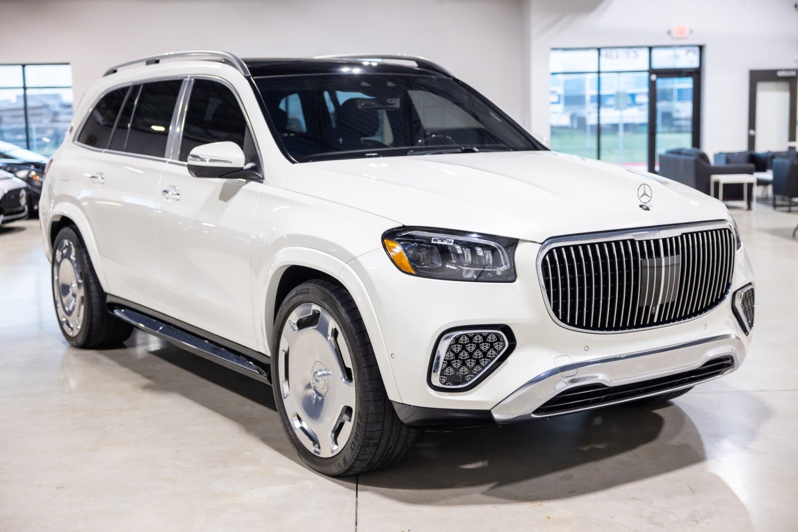 Used 2024 Mercedes-Benz Maybach GLS 600 4MATIC image 10