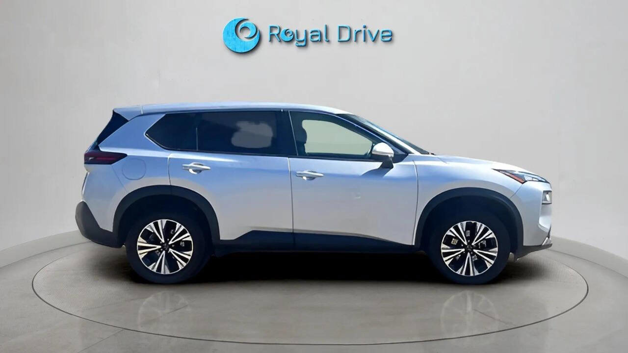 Used 2022 Nissan Rogue SV image 7