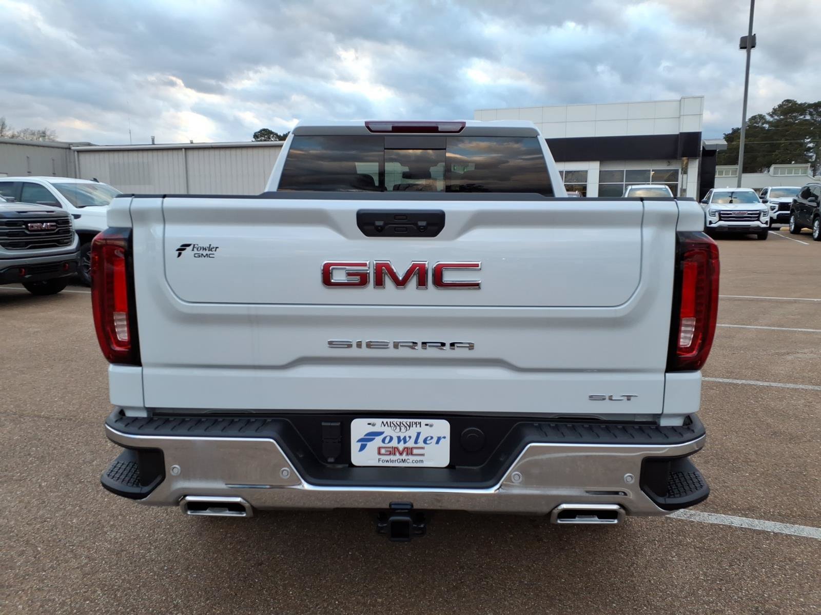 New 2026 GMC Sierra 1500 SLT w/ SLT Premium Plus Package AWD/4WD image 4