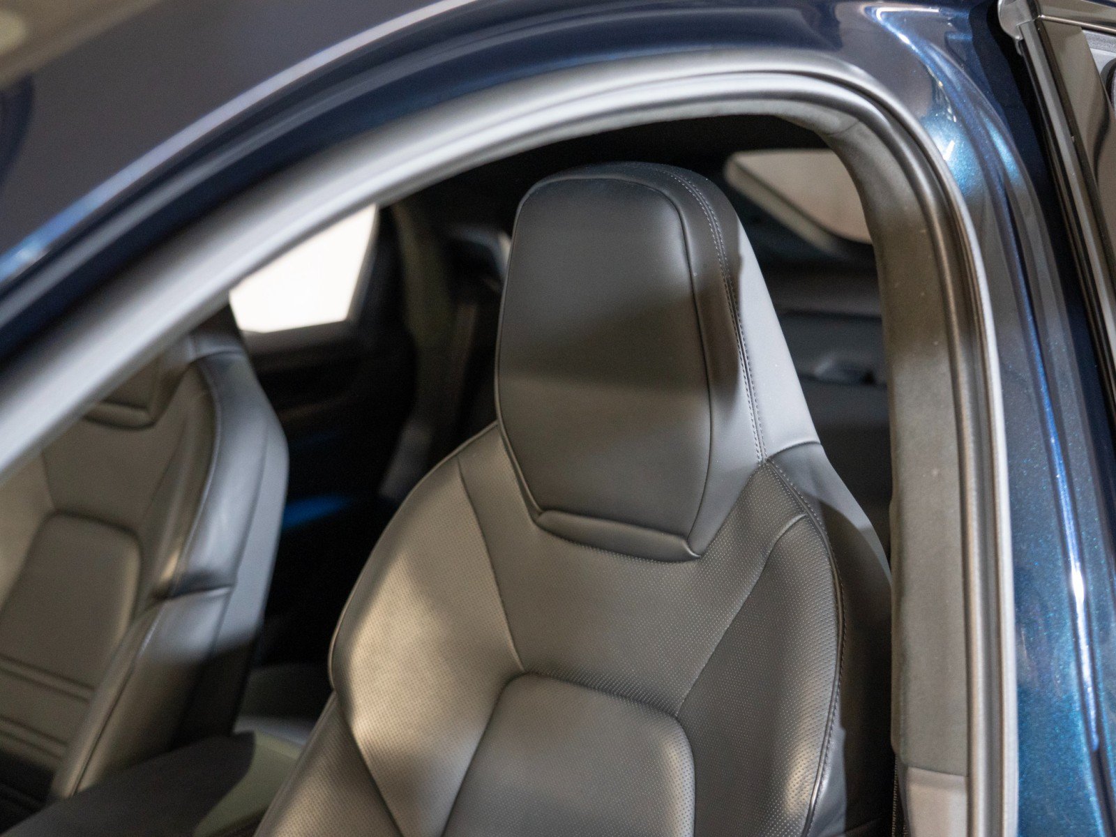 Certified 2024 Porsche Cayenne Turbo GT AWD/4WD image 14
