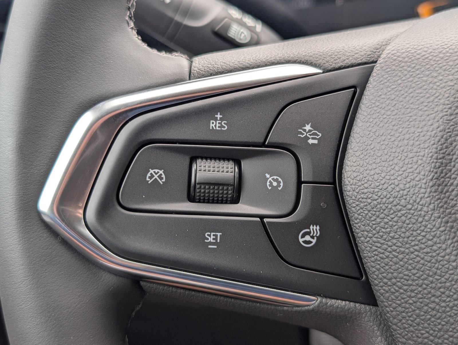 New 2026 Chevrolet Trax LT w/ Driver Confidence Package FWD image 20