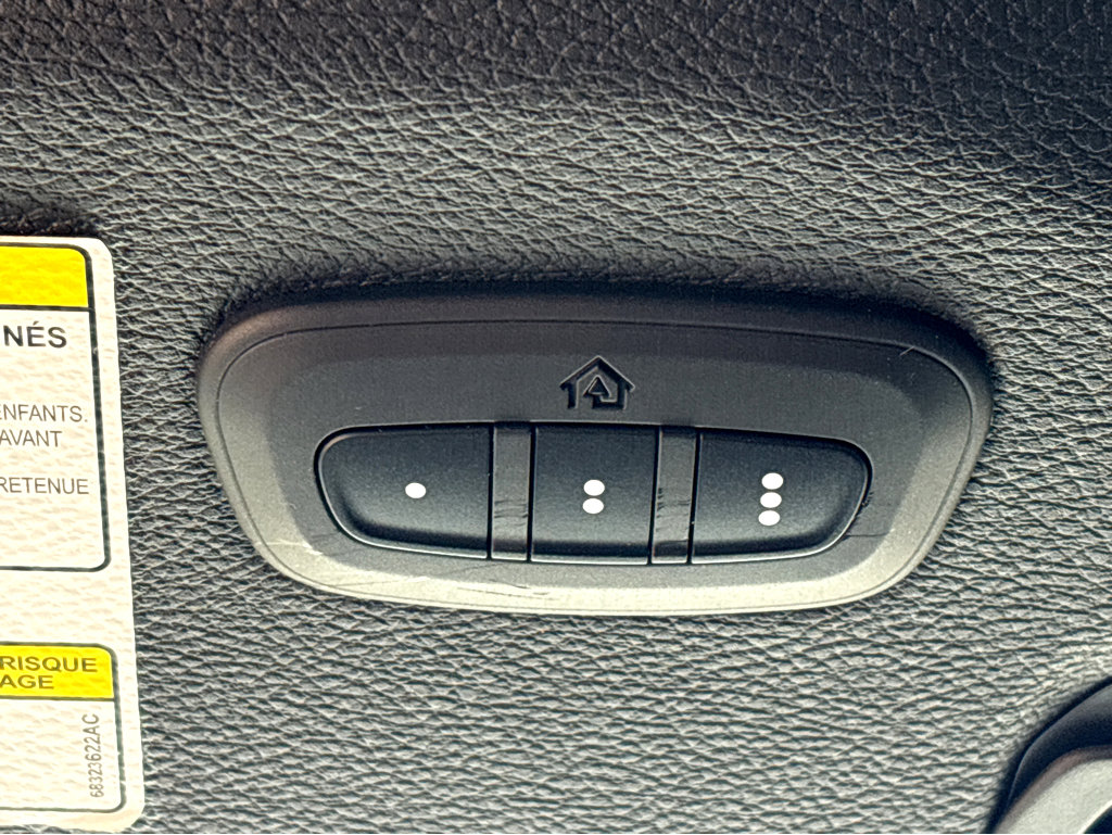 Used 2020 Jeep Wrangler Unlimited Sahara AWD/4WD image 31