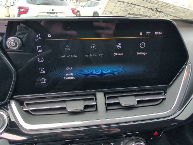 New 2026 Chevrolet Trax RS w/ Sunroof Package FWD image 18