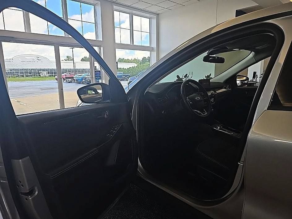 Used 2023 Ford Escape Active AWD/4WD image 11