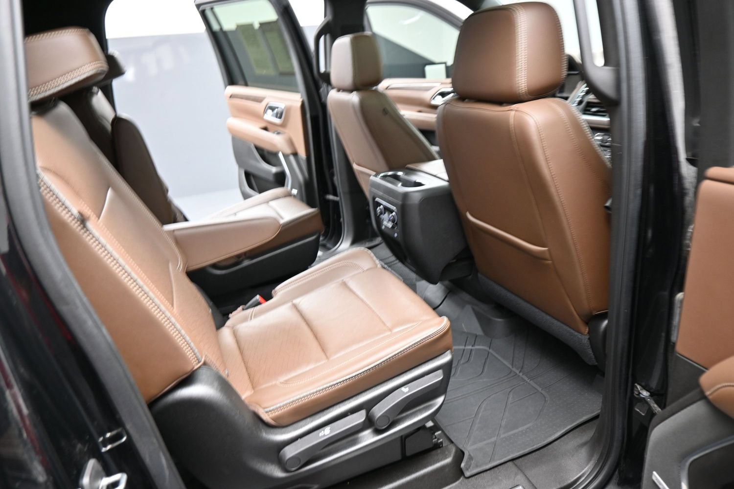 Used 2021 Chevrolet Suburban High Country AWD/4WD image 20