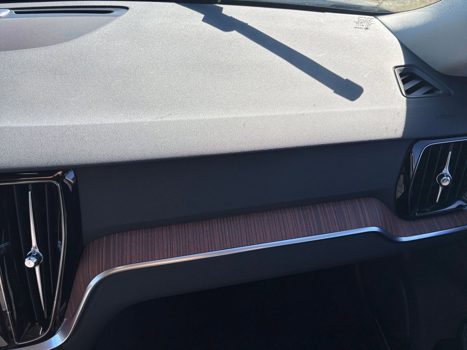 Used 2025 Volvo V60 B5 Cross Country Plus image 39