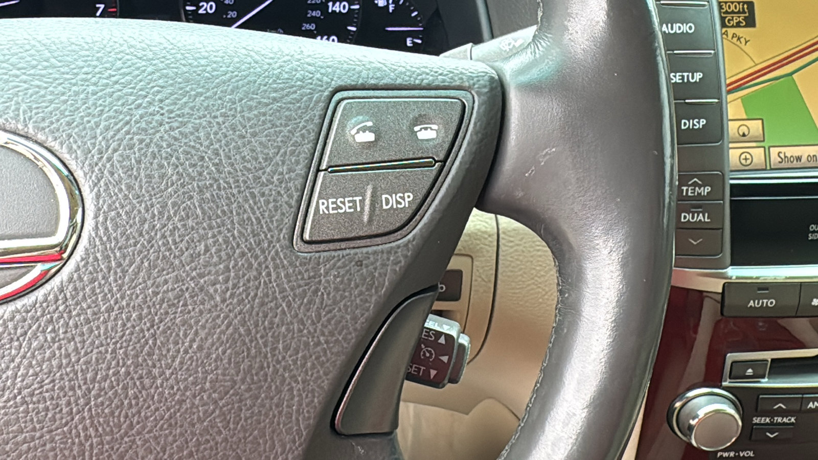 Used 2011 Lexus LS 460 w/ Comfort Pkg image 24