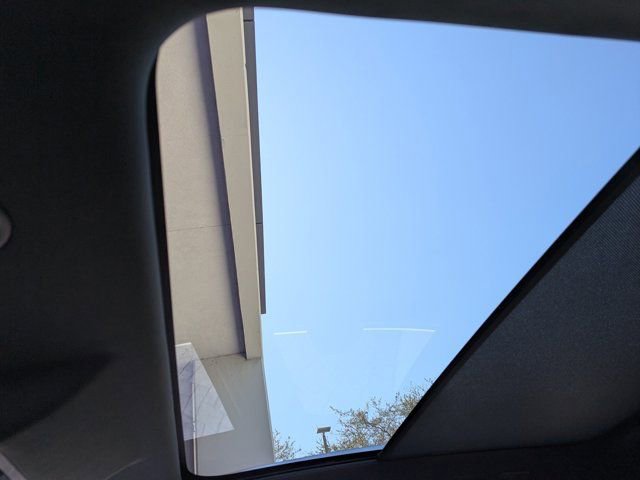 Used 2024 Jaguar E-PACE R-Dynamic SE image 22