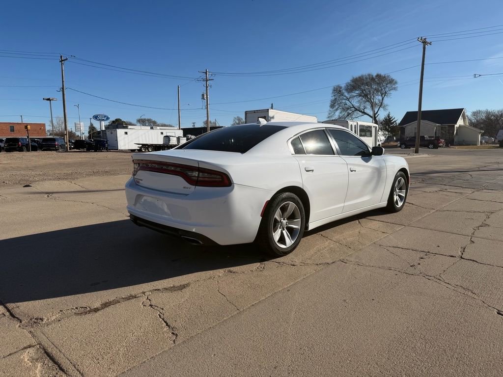 Used 2015 Dodge Charger SXT RWD image 4