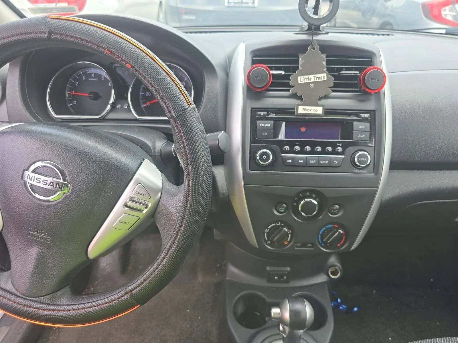 Used 2017 Nissan Versa SV FWD image 6