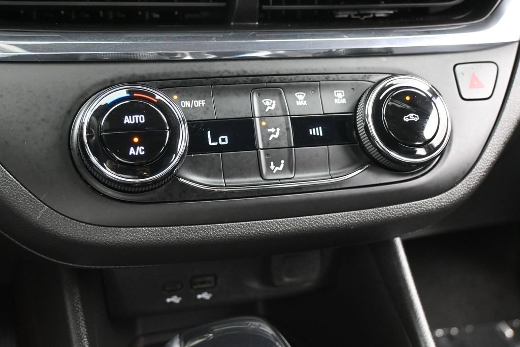 Used 2025 Buick Envista Preferred FWD image 19