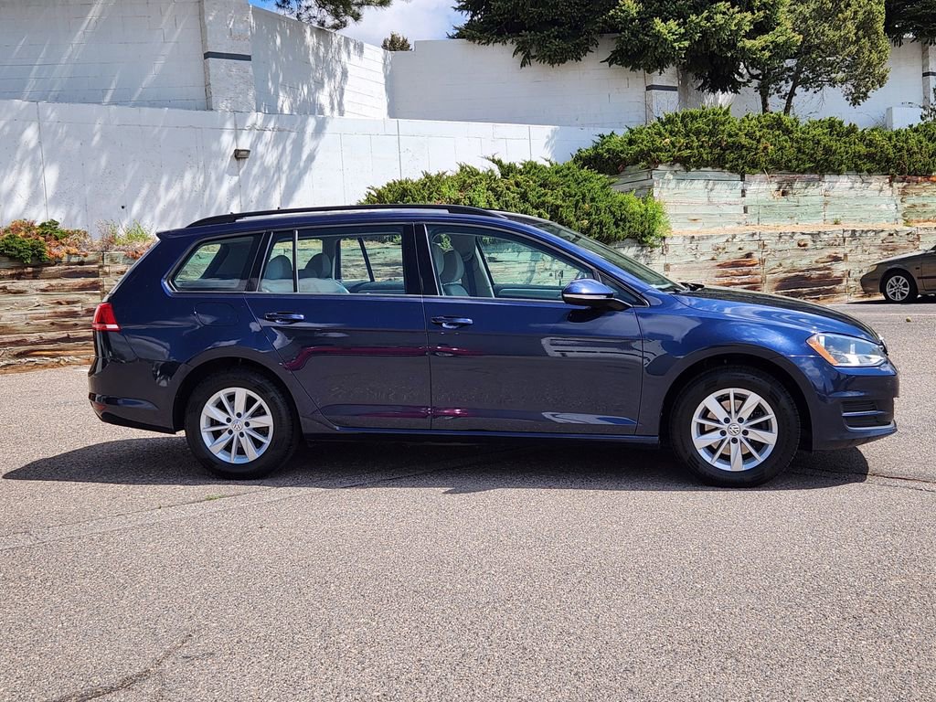 Used 2016 Volkswagen Golf S FWD image 4