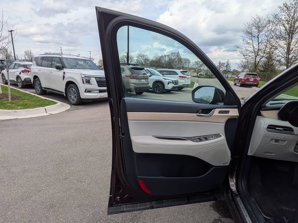 Used 2023 Hyundai Palisade Limited AWD/4WD image 14