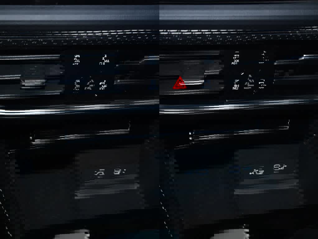 Used 2024 Volkswagen Atlas Cross Sport SE image 26