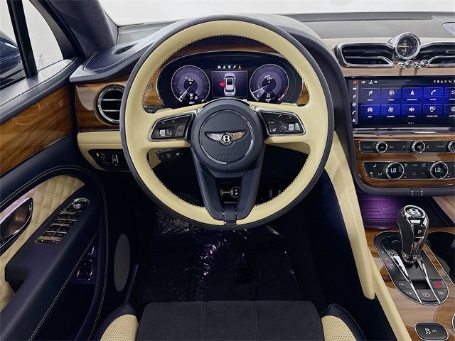 Used 2022 Bentley Bentayga image 25