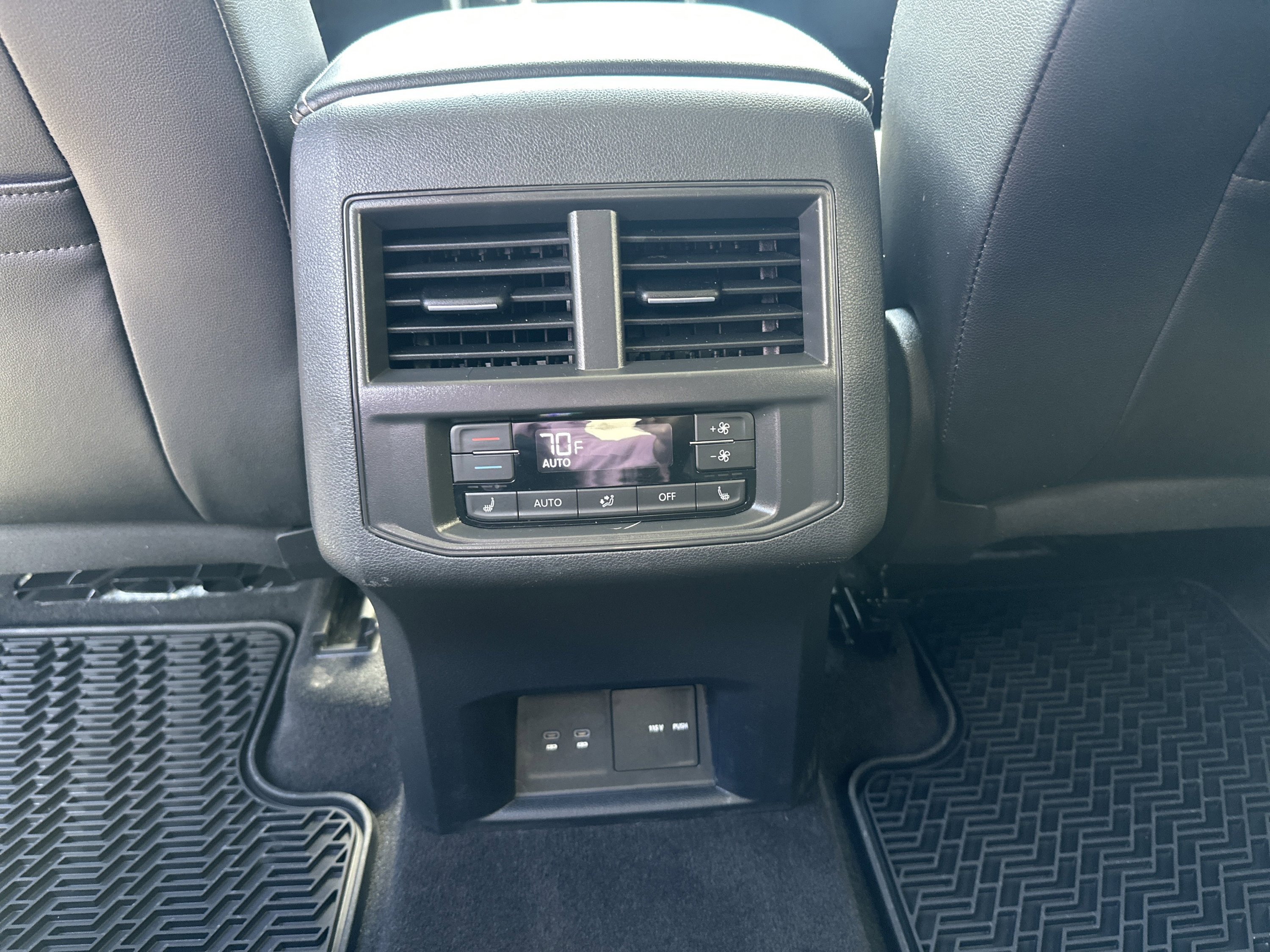 Used 2022 Volkswagen Atlas SEL Premium image 13