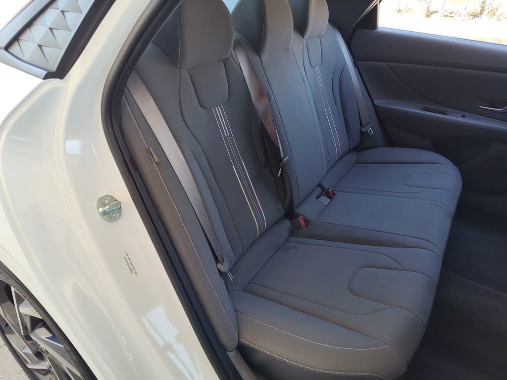 Used 2025 Hyundai Elantra Sport image 25